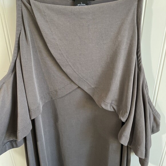 Rue 21‎ Shirt Womens Large Gray Cold Shoulder Short Sleeve Tunic Blouse - Picture 4 of 12